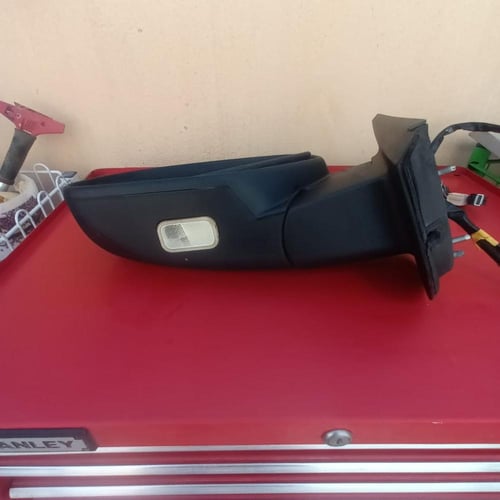 مراية جانبية باب السائق GMC يوكن تاهو سوبربان 2007...