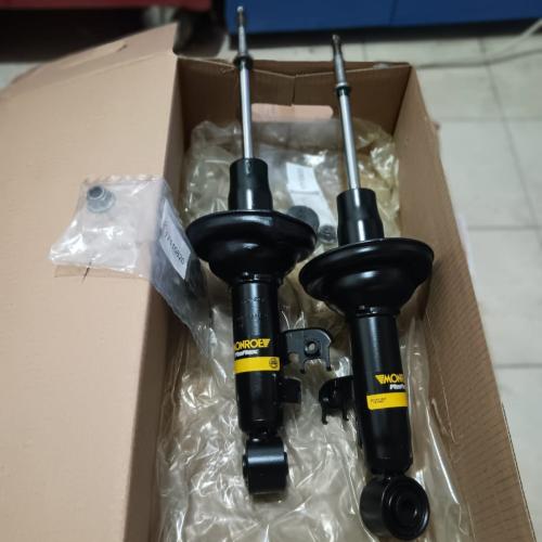 طقم مساعدات امامية تويوتا هايلكس مونرو صناعة أمريك...