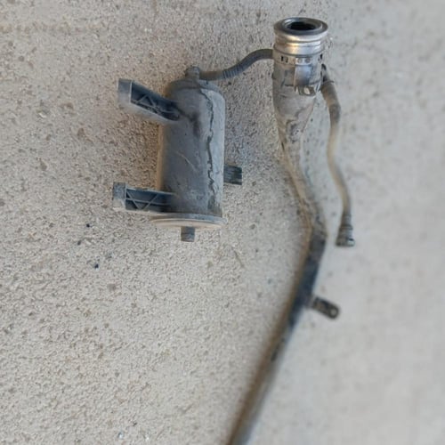 انبوب نعبئة خزان الوقود بي ام BMW 5 Series F01 F02...