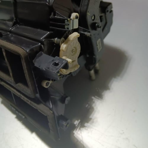 ثلاجة مكيف مع الصندوق كيا بيجاس 2018 2023