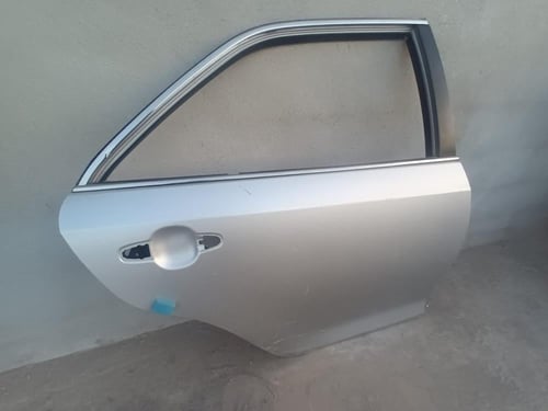 باب راكب خلفي يمين تويوتا كامري 2012 2015