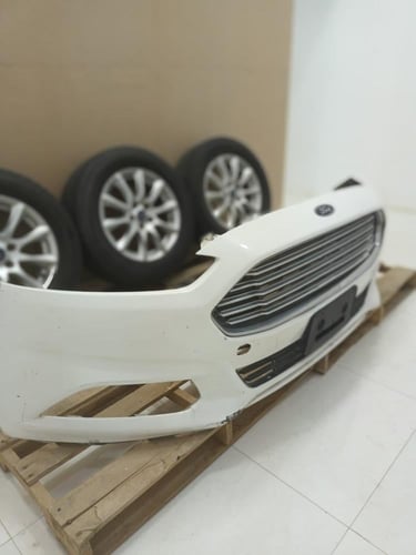 صدام امامي مع الشبك فورد فيوجن 2013 2018