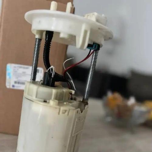 طرمبة بنزين كاملة مع العوامة شيفروليه سبارك 2016 2...