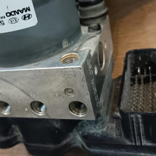 ABS كمبيوتر فرامل النترا هونداي النترا 2013 2016