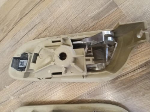 مقبض داخلي باب راكب امامي فورد تورس 2013 2019