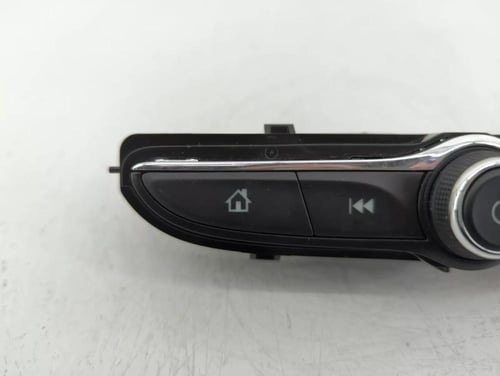 لوحة تحكم مشغل راديو و CD شيفروليه سبارك 2016 2022