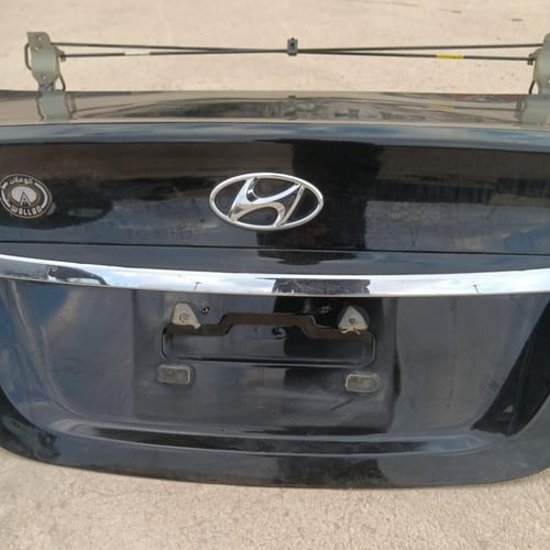 باب شنطة كامل هونداي اكسنت 2013 2016