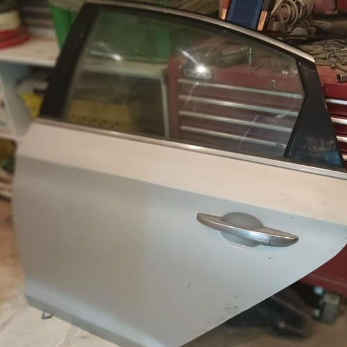 باب راكب خلفي يسار فاضي هيونداي سوناتا 2015 2017