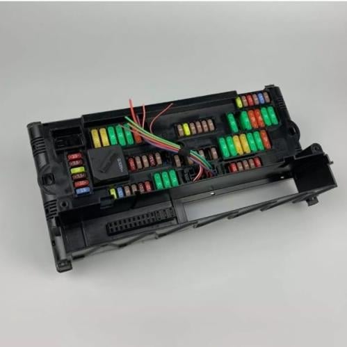 علبة فيوزات امامية 9252815 BMW 5 Series F10 F11 20...