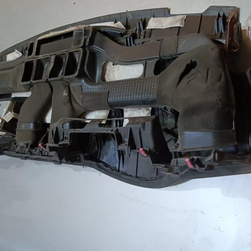 قشرة طبلون امامي تويوتا كورلا 2013 2020