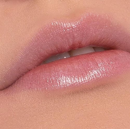 ملمع شفاه lip Gloss عضوي من BENECOS