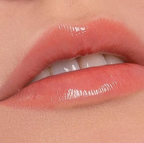 ملمع شفاه lip Gloss عضوي من BENECOS