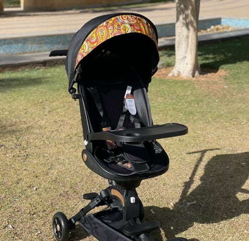 عربية أطفال مُمَيّزة باللون الأسود