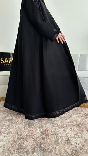 عباية عملية بتطريز على الحواف #220