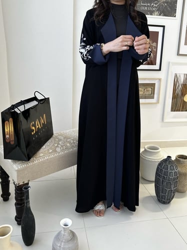 عبايه بتطريز كحلي و ابيض #176