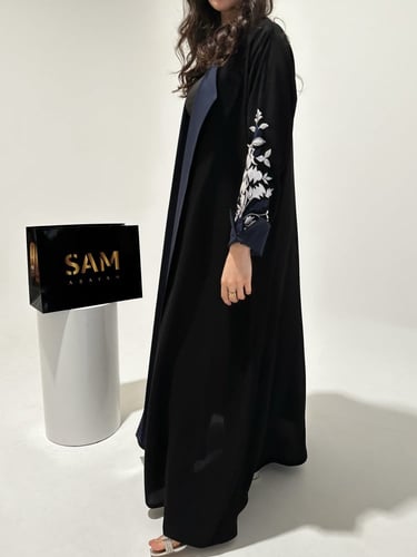 عبايه بتطريز كحلي و ابيض #176