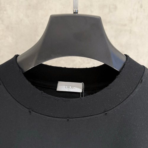 تي شيرت رجالي قطن لون أسود بأكمام قصيرة وياقة مدور...