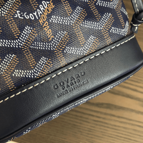 شنطة جويارد لون أزرق كحلي مقاس وسط Goyard Petit Fl...