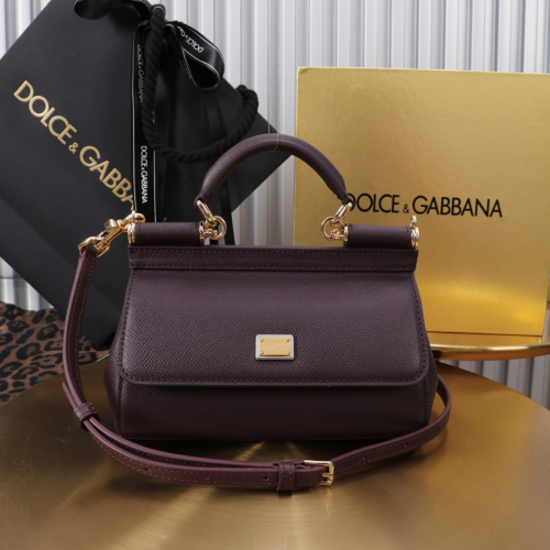 شنطة دولتشي اند غابانا قفل جديد مقاس Dolce and Gab...