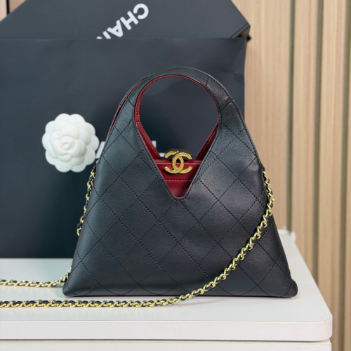 حقيبة يد شانيل مقاس صغير Chanel small tote