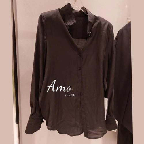 بلوزة انيقة ناعمة بأكمام طويلة ,الياقة بأزرار لؤلؤ...