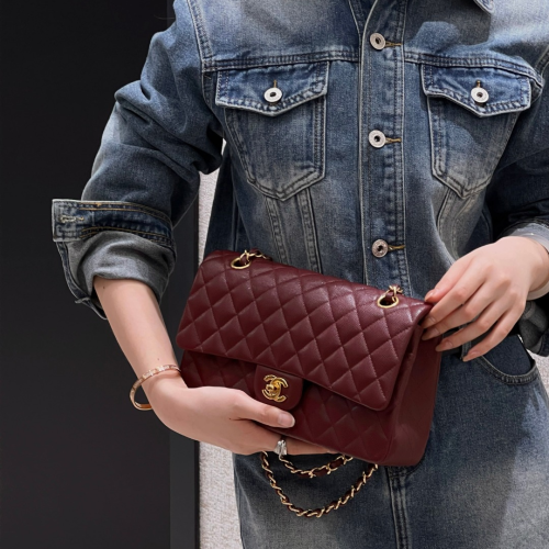 حقيبة شانيل كلاسيك جلد كافيار مقاس 25 سم Chanel Cl...