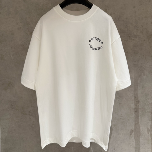 تي شيرت رجالي قطن لون أبيض بأكمام قصيرة وياقة مدور...