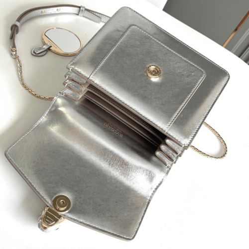 حقيبة بولغاري سيربنتي فورإيفر لون فضي حجم Bvlgari...