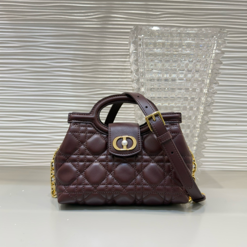 حقيبة Dior Jolie Top Handle بحجم ميني
