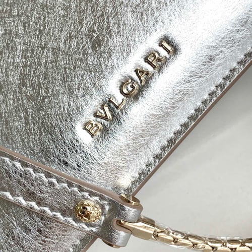 حقيبة بولغاري سيربنتي فورإيفر لون فضي حجم Bvlgari...