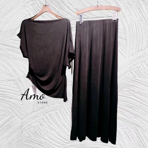 طقم بلوزة مع تنورة لون أسود MASET2577