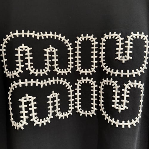 تي شيرت رجالي قطن لون أسود بأكمام قصيرة وياقة مدور...