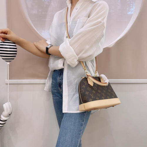 شنطة لويس فيتون M46990 Alma BB Monogram Canvas LV