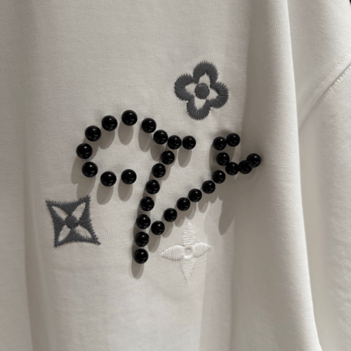 تي شيرت رجالي قطن لون أبيض بأكمام قصيرة وياقة مدور...