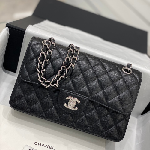حقيبة شانيل كلاسيك جلد كافيار مقاس 23 سم Chanel Cl...