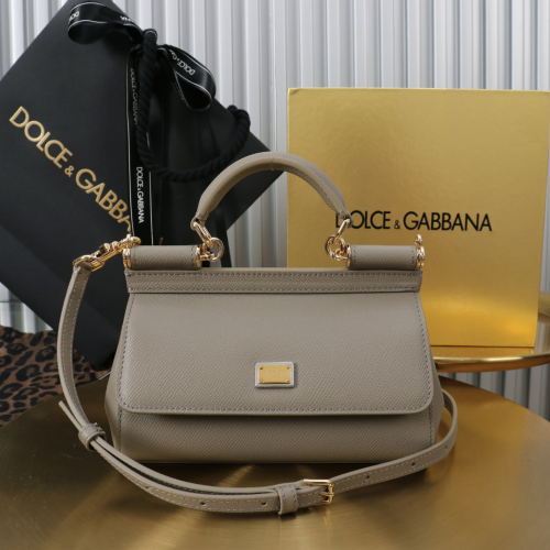 شنطة دولتشي اند غابانا قفل جديد مقاس Dolce and Gab...