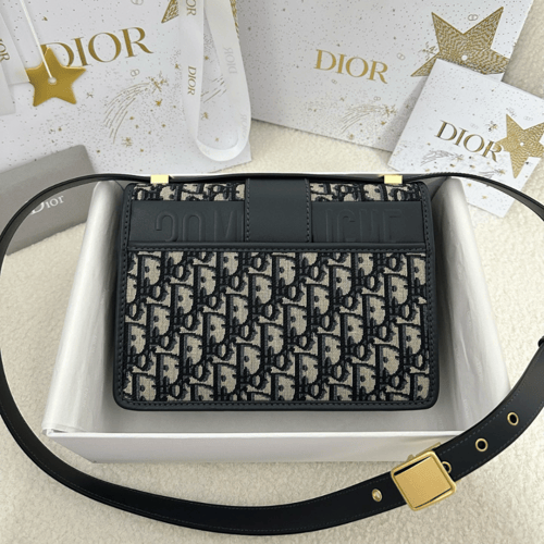 حقيبة ديور مونتين 30 Dior 30 Montaigne bag