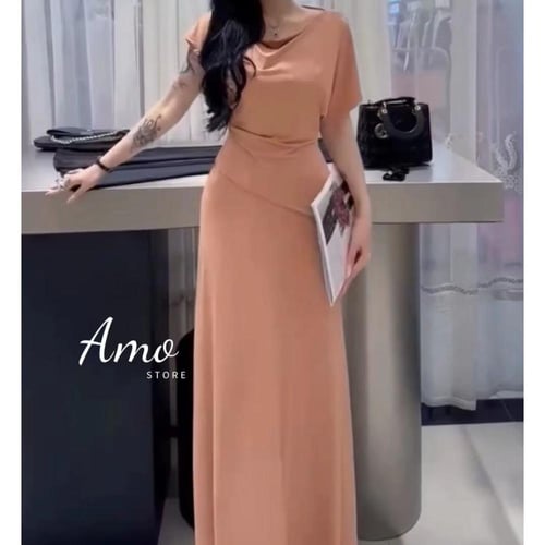 طقم بلوزة مع تنورة يتسم بالأناقة و النعومة بالتصمي...