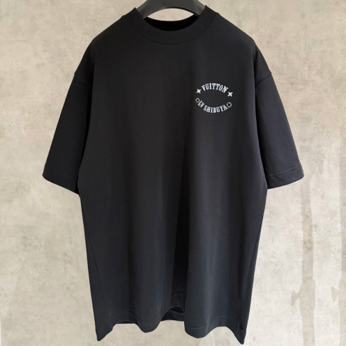 تي شيرت رجالي قطن لون أسود بأكمام قصيرة وياقة مدور...