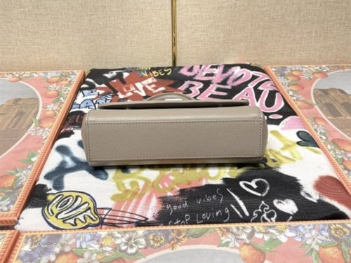 شنطة دولتشي سيسلي مقاس Dolce and Gabbana Sicily 18