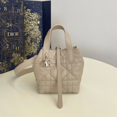 حقيبة اليد توت Dior Toujours بالحجم نانو