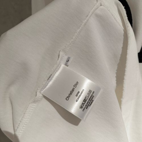 تي شيرت رجالي قطن لون أبيض بأكمام قصيرة وياقة مدور...