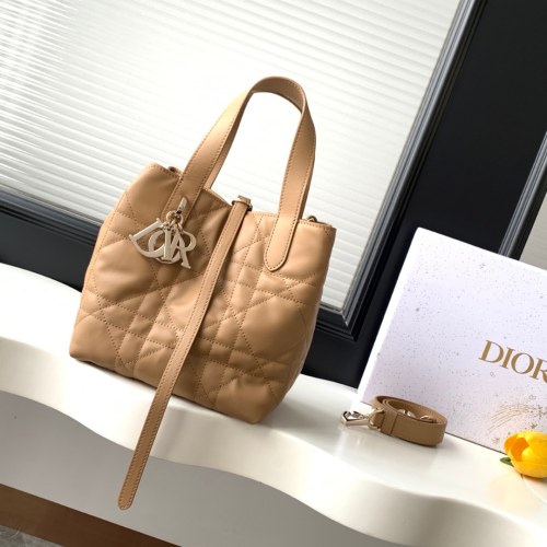 حقيبة اليد توت Dior Toujours بالحجم الصغير