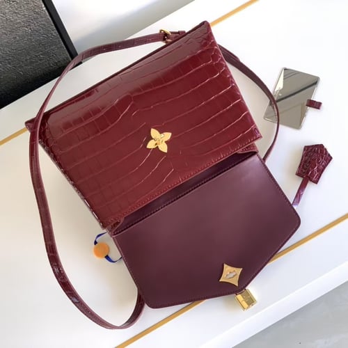 شنطة لويس فيتون M84714 LV dynamic chip model 27 CM