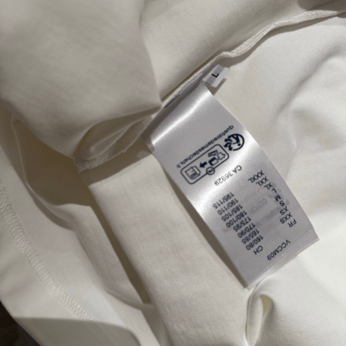 تي شيرت رجالي قطن لون أبيض بأكمام قصيرة وياقة مدور...