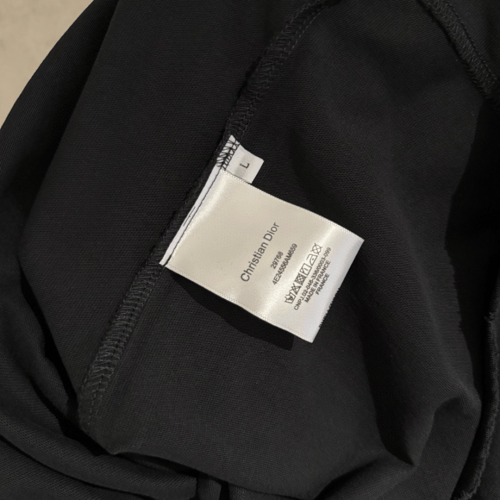 تي شيرت رجالي قطن لون أسود بأكمام قصيرة وياقة مدور...