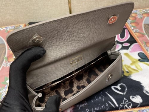 شنطة دولتشي سيسلي مقاس Dolce and Gabbana Sicily 18