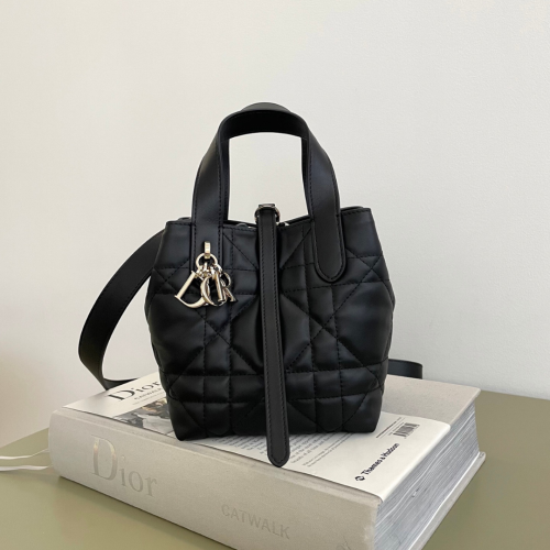حقيبة اليد توت Dior Toujours بالحجم نانو