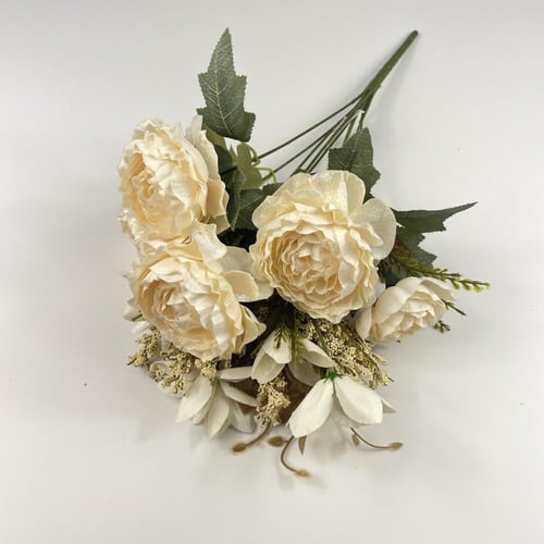 باقة ورد بيوني فاخرة قطيفة