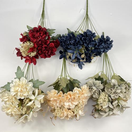 باقة ورد كريز قطيفة فاخرة